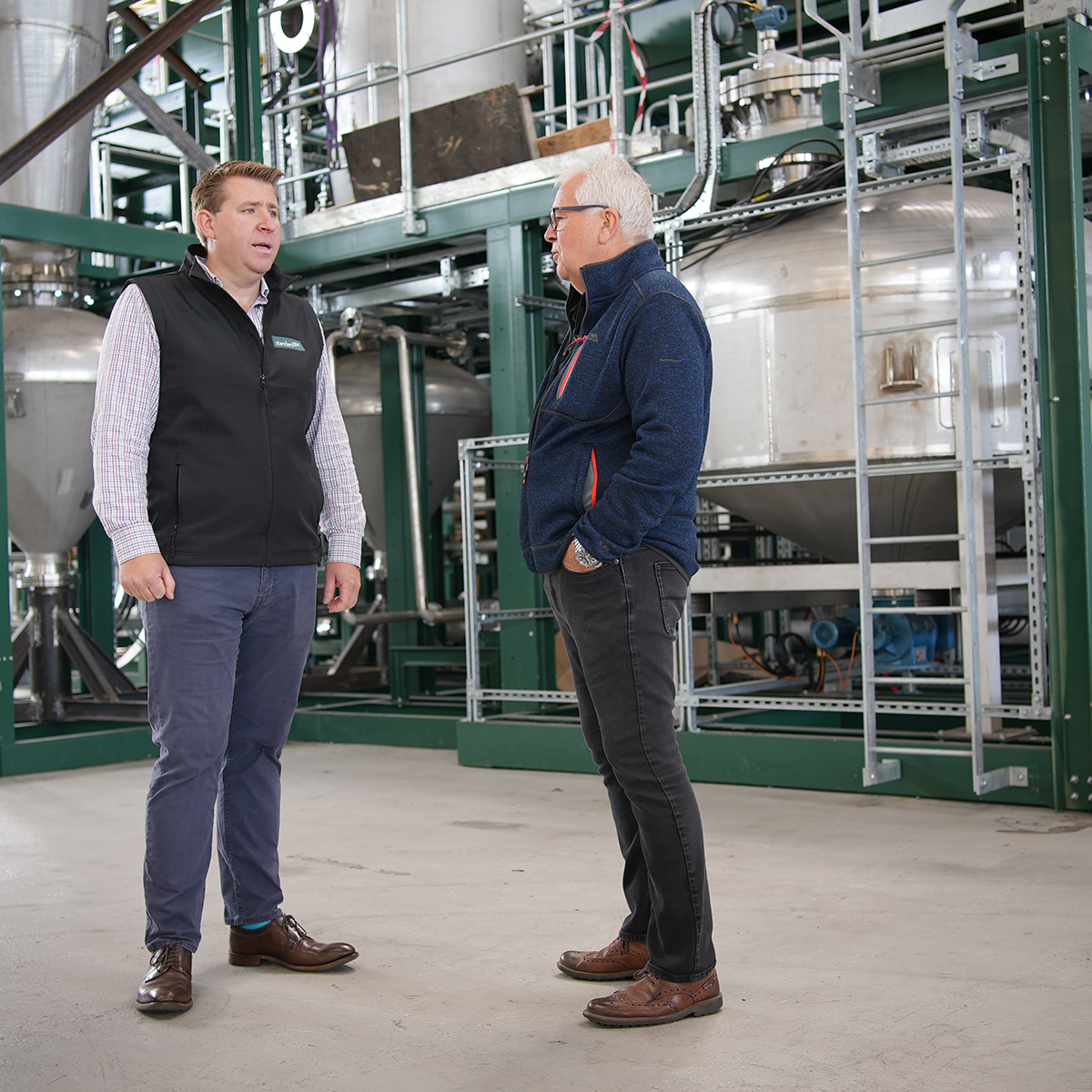 Russell-Ford-and-Peter-Coombes-with-SG100-behind